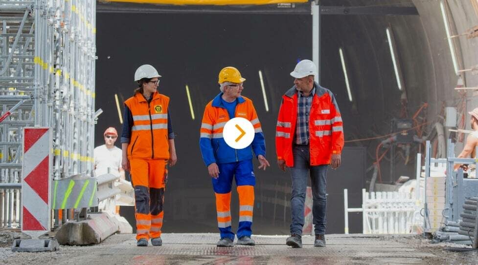 BASF Arbeiter kommen aus einem Bergwerk